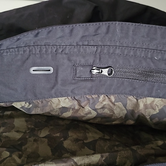 391. Lululemon Fo Drizzle Jacket - Picture 11 of 14